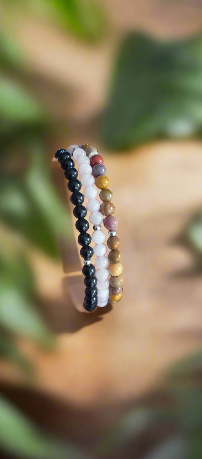 Bracelet 3 tours obsidienne noire, quartz rose et jaspe mokaite