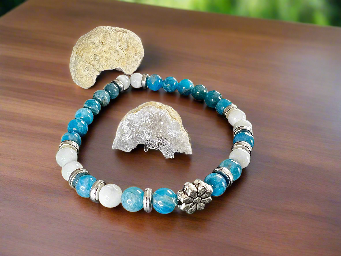 Bracelet apatite bleue et nacre
